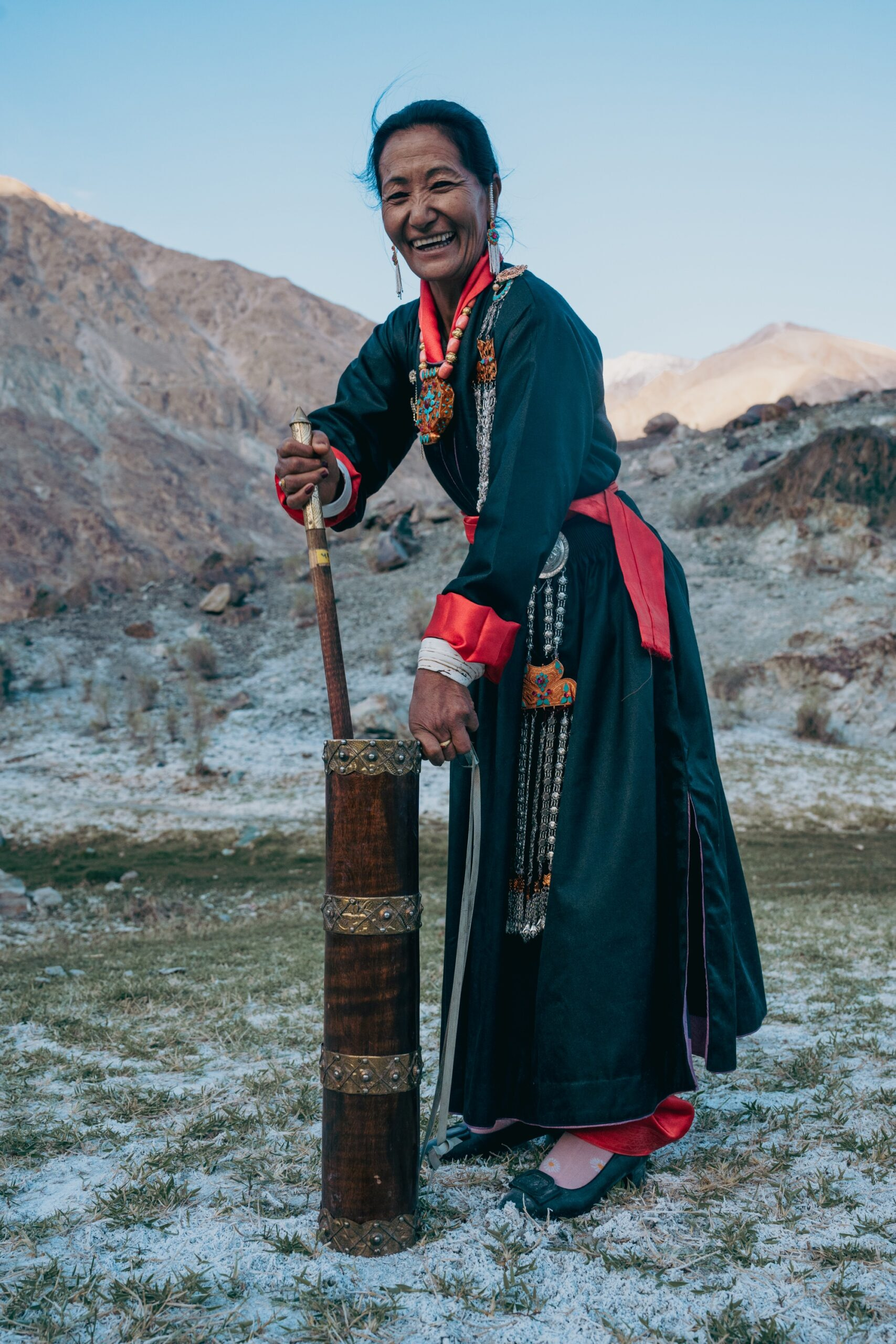 Dechen le making butter tea