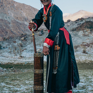 Dechen le making butter tea