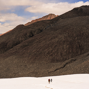 Crossing the glacier at Lasermo La - 5450